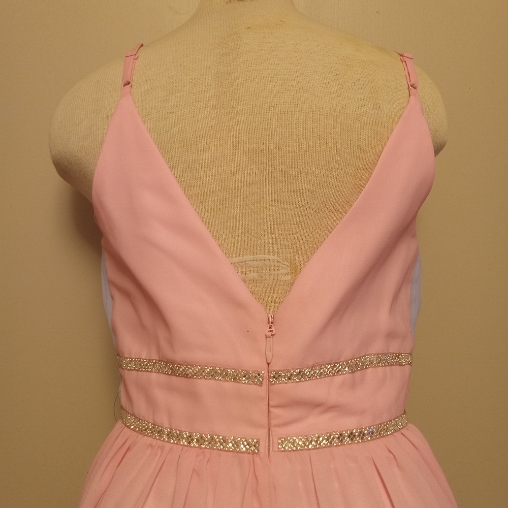 🆕️BEE DARLIN DRESS🆕️ - Picture 4 of 12